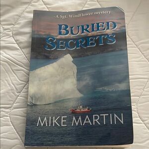 🔥 3/$25 - Buried Secrets by Mike Martin Book